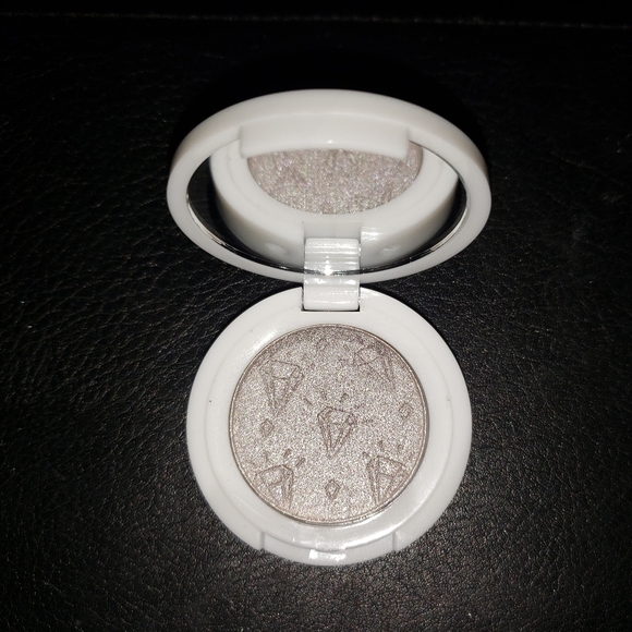 (6 for $25) Diamond Foil Eyeshadow - Picture 1 of 2